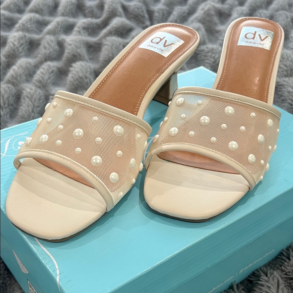 DV by Dolce Vita Women's Tan Pearl Embellished Heels